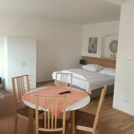 Apartmany Sedmikraska Tehovec Exterior photo